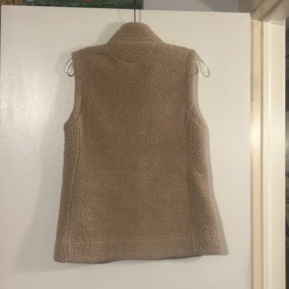 Calvin Klein tan “teddy” zip front vest - Picture 6 of 9